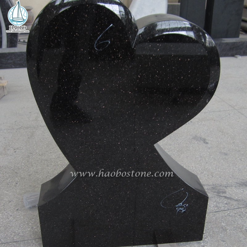 Đá Granite tự nhiên Đen Galaxy Trái tim được chạm khắc trên bia mộ
