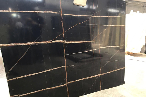 Sahara Noir Slab giá