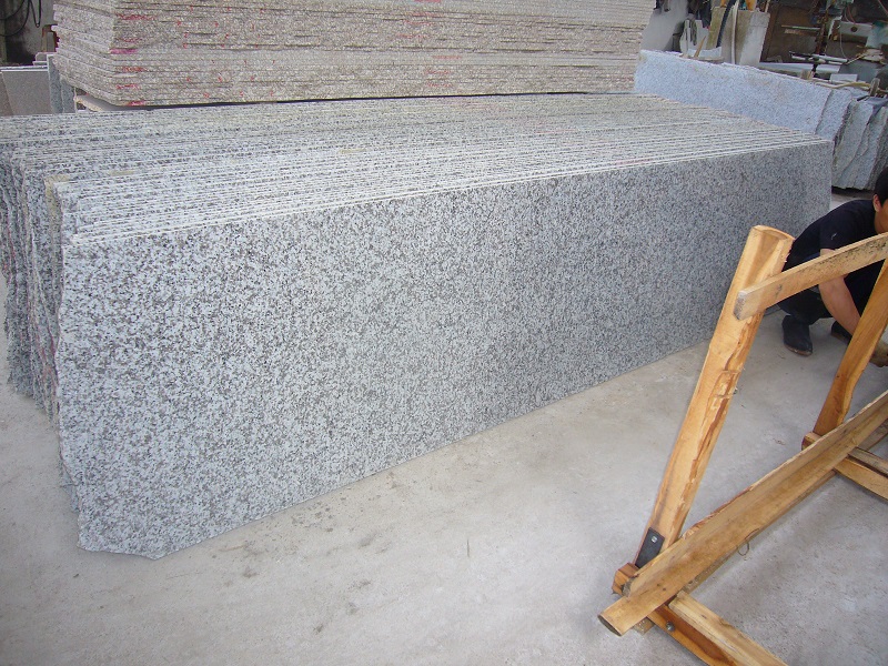 Tấm đá granit G439 đánh bóng màu xám Trung Quốc
