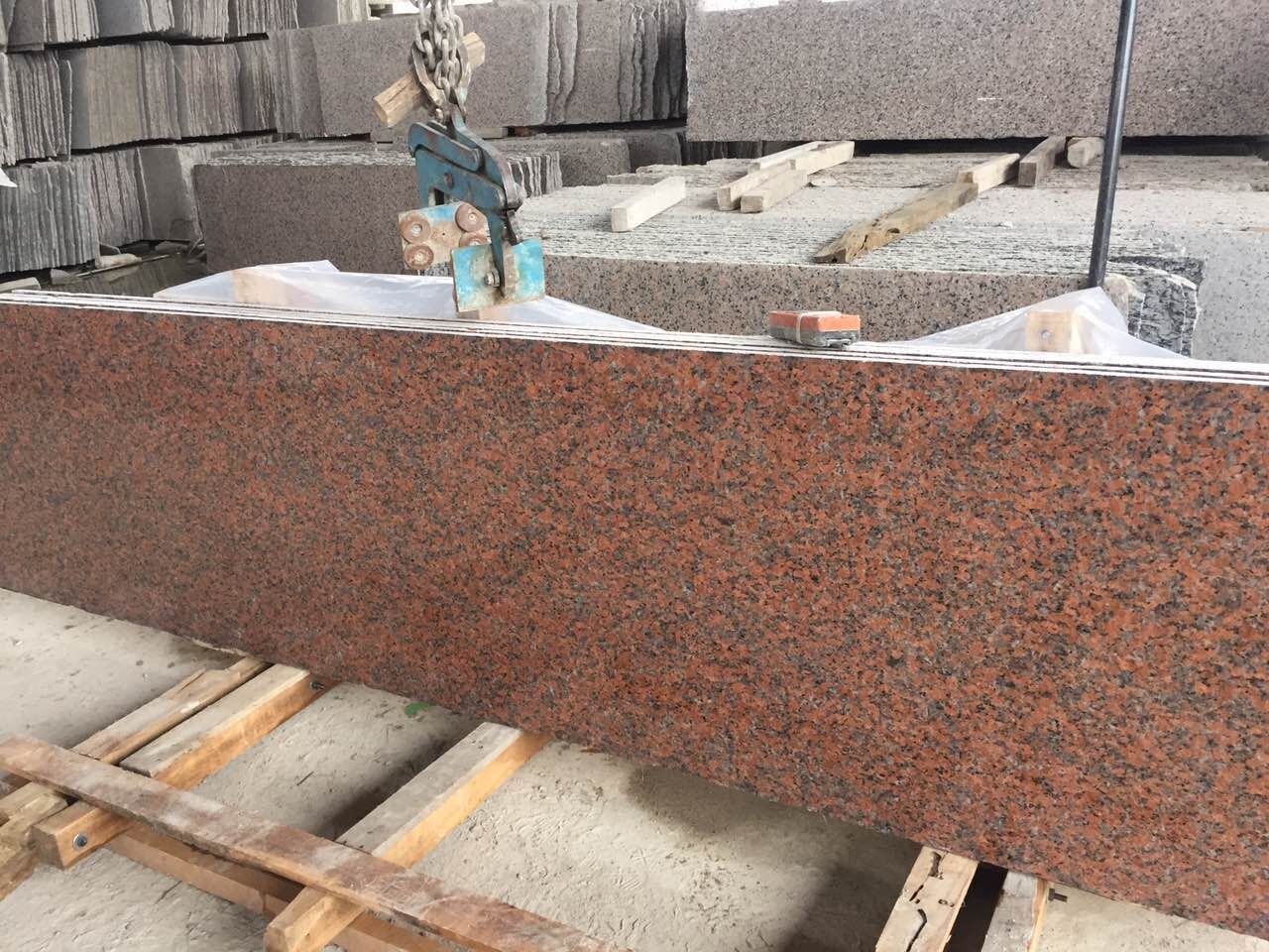 Ngói &amp; tấm đá Granite đỏ Maple G562
