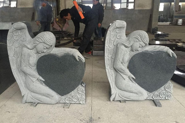 thiên thần thiết kế hình trái tim tượng đài