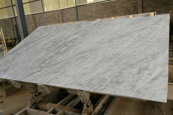 giá tấm đá cẩm thạch trắng carrara