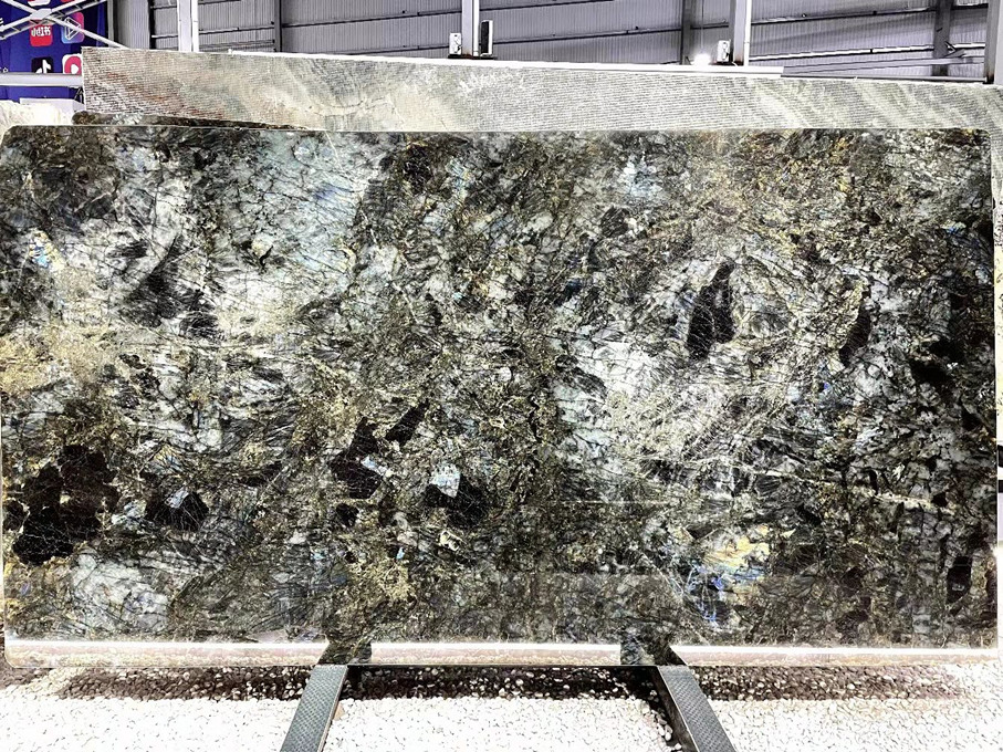 Đá Granite Madagascar Labradorite
